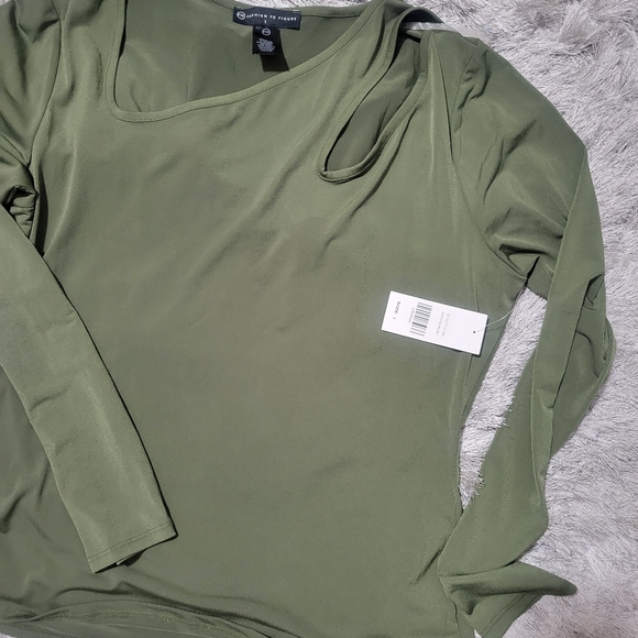 TOP - Picture 2 of 2